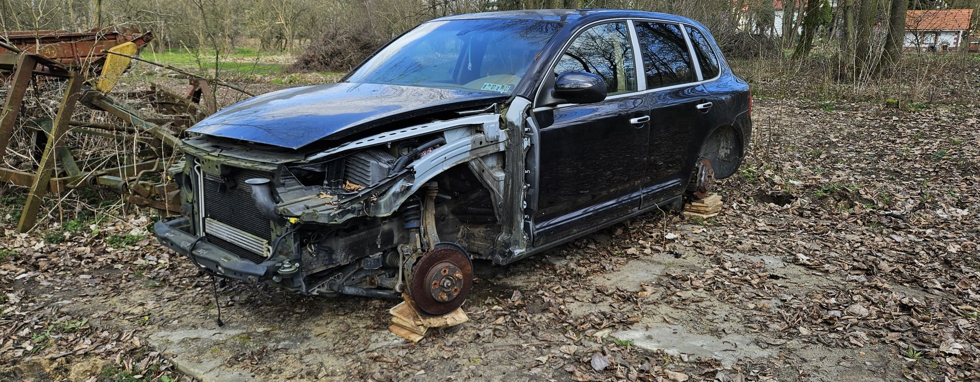 Porsche Cayenne powypadkowy na części