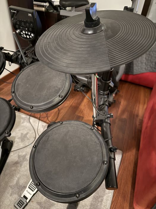 Perkusja Alesis bardzo dobry stan