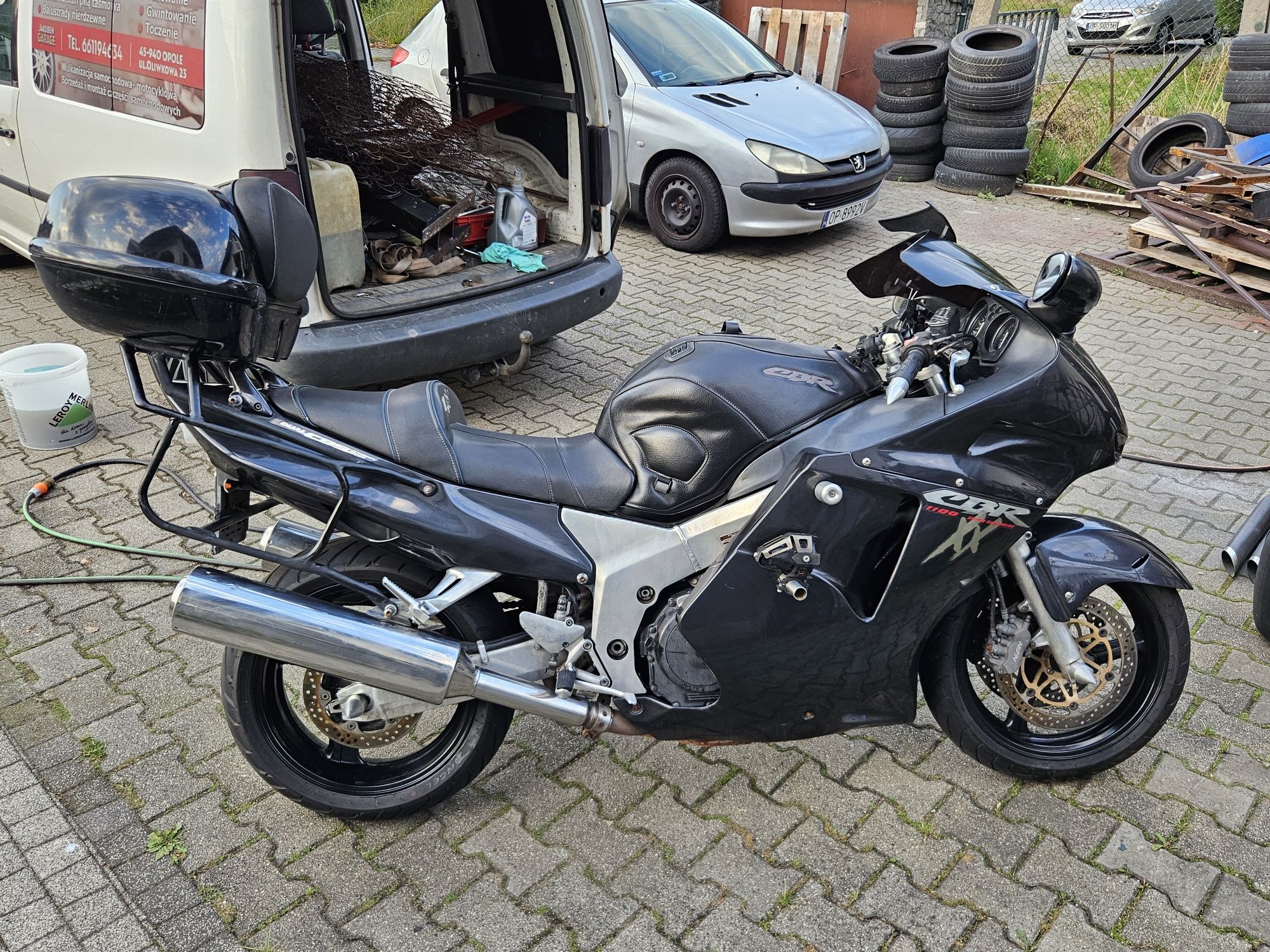 Honda cbr 1100xx blackbird