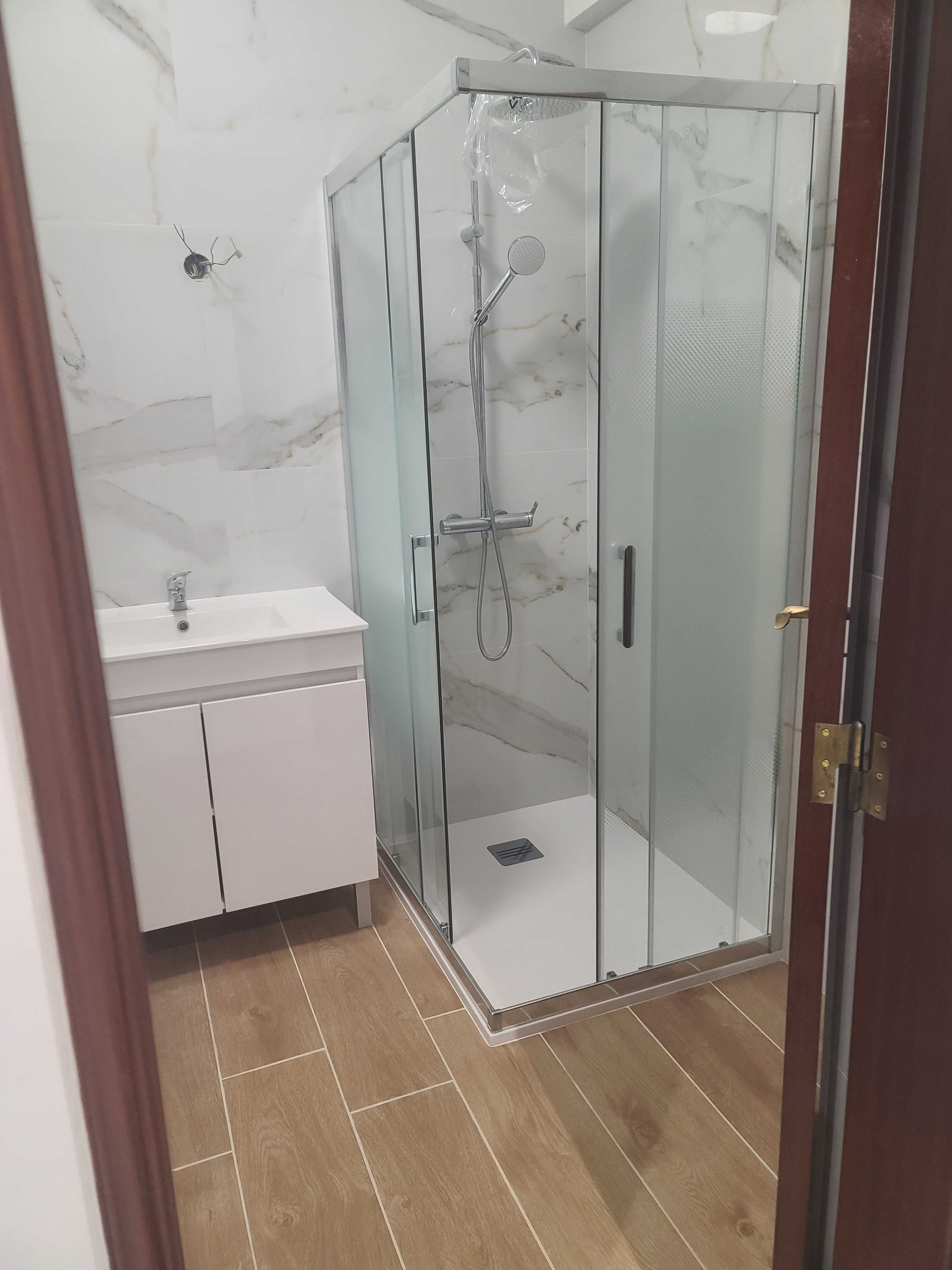 Arrenda-se / Aluga-se  apartamento T2 situado no Laranjeiro - Almada