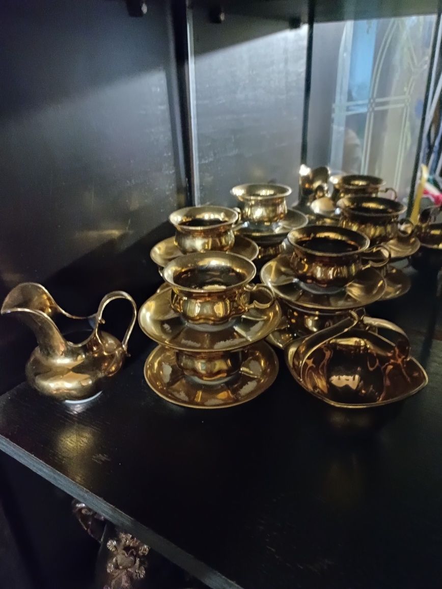 Золотой сервиз 6 чашек+ сливочник+ сахарница