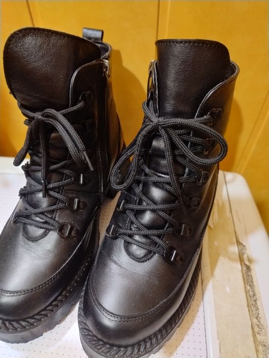 Ботинки кожаные чёрного цвета