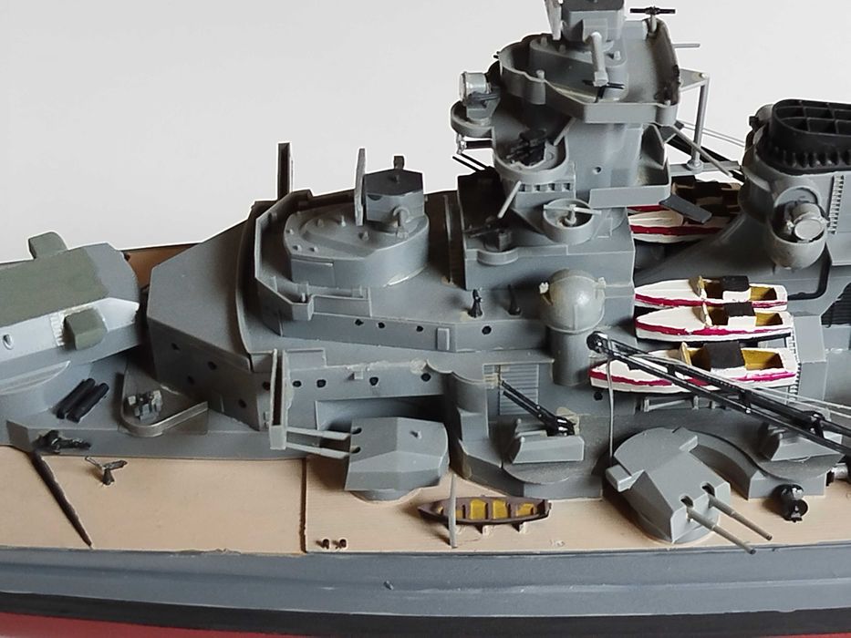 Model Pancernik Bismarck  70 cm  złożony