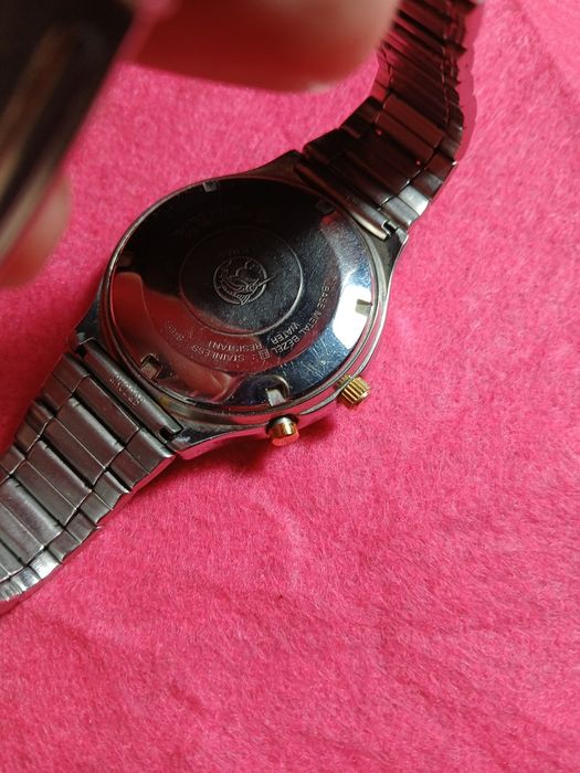 Relógio oriente automático