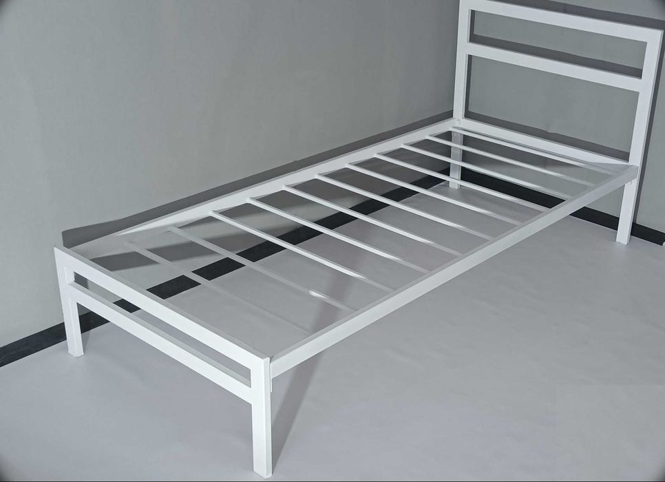 Металеве ліжко від виробника білий колір. Кровать белая лофт усиленная