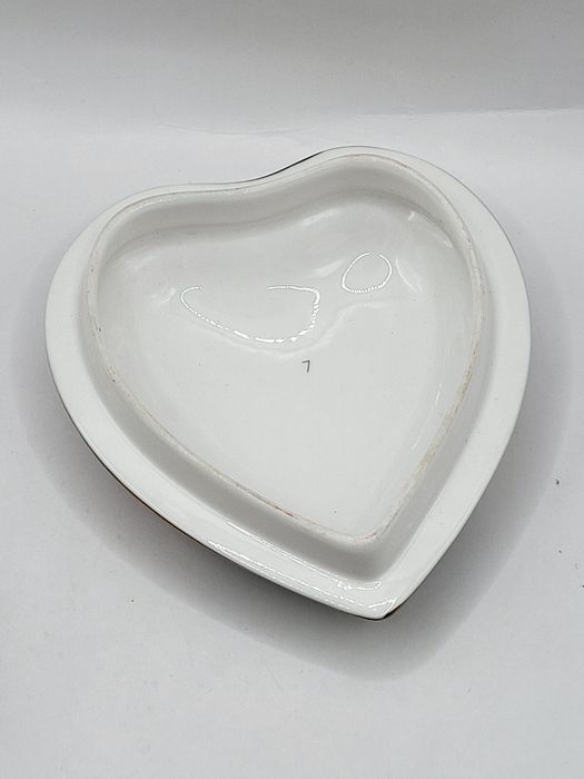 Porcelanowe pudełko na drobiazgi Spode