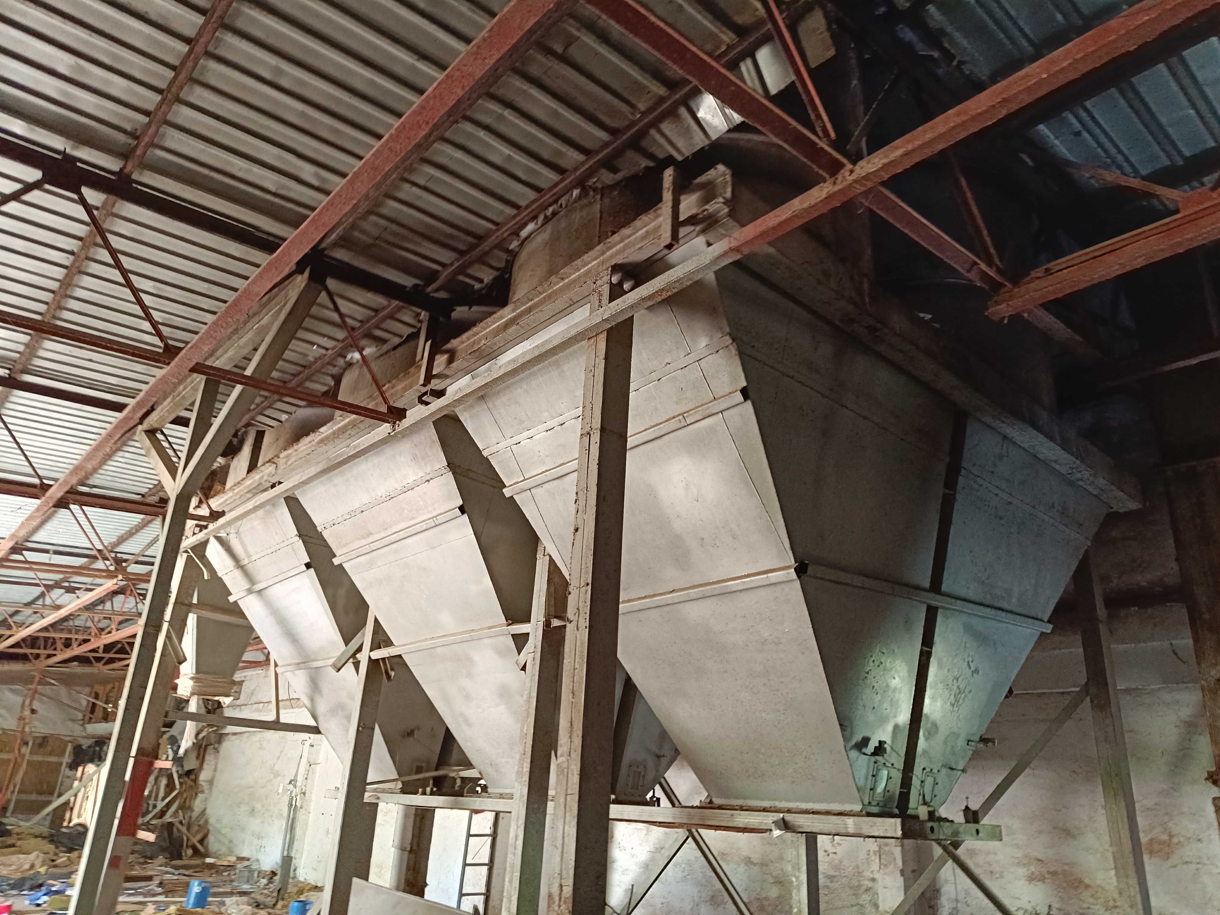Silos zbożowy lejowy