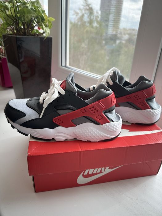 Кросівки Nike Air Huarache Run Gs Smoke Grey University Red 35-36