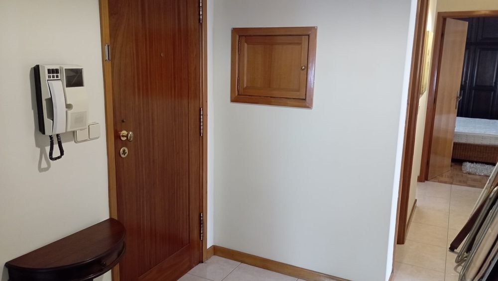 Aluga-se Apartamento T3 mobilado