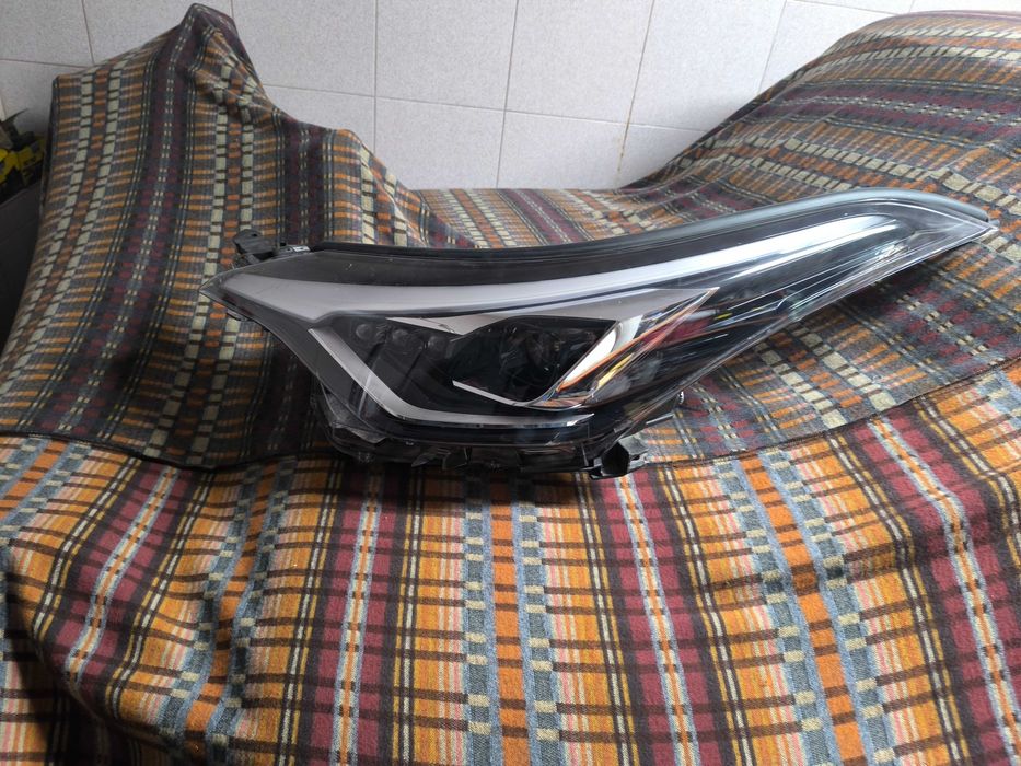 Farol Esq do Toyota C H R