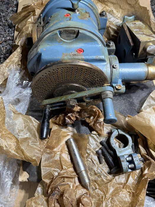 Універсальна ділильна голова Удг-200А