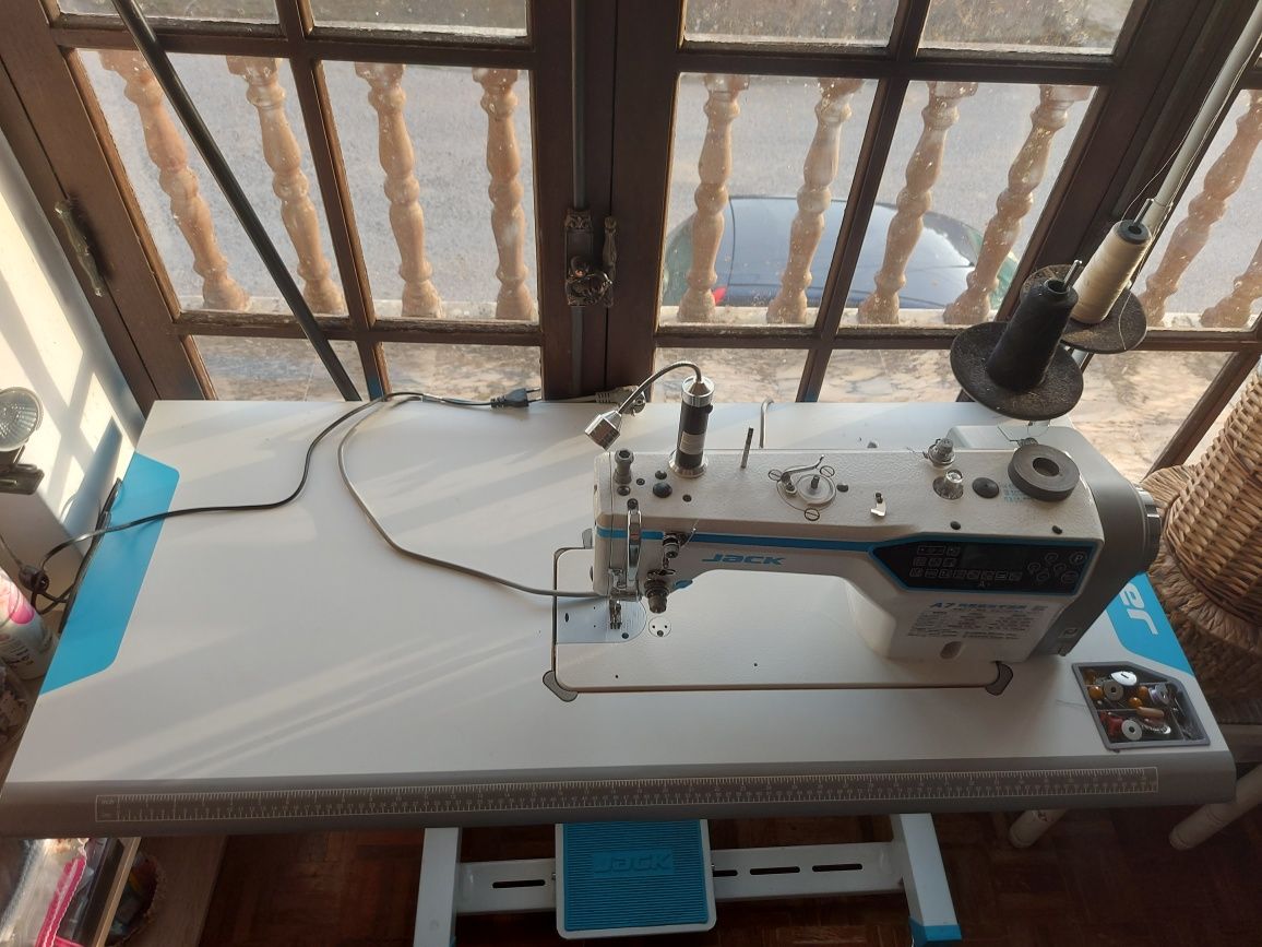 Máquina de costura Jack A7