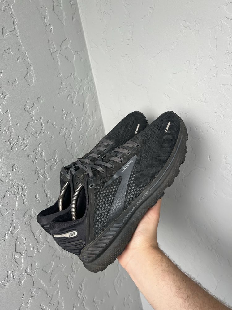 Brooks кросівки чоловічі бігові