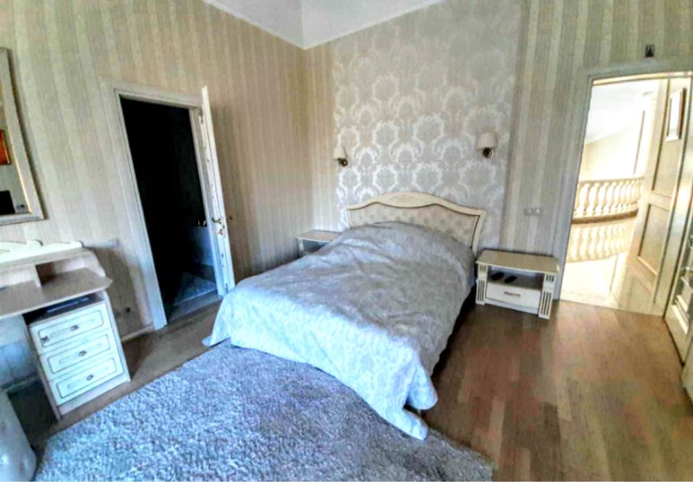 #453 Сдаю великий будинок з басейном