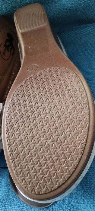 Klapki letnie nowe białe z USA rozmiar 37 wkładka 24 cm