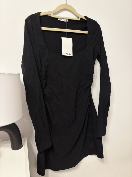 Sukienka damska Bershka nowa czarna rozszerzane rękawy