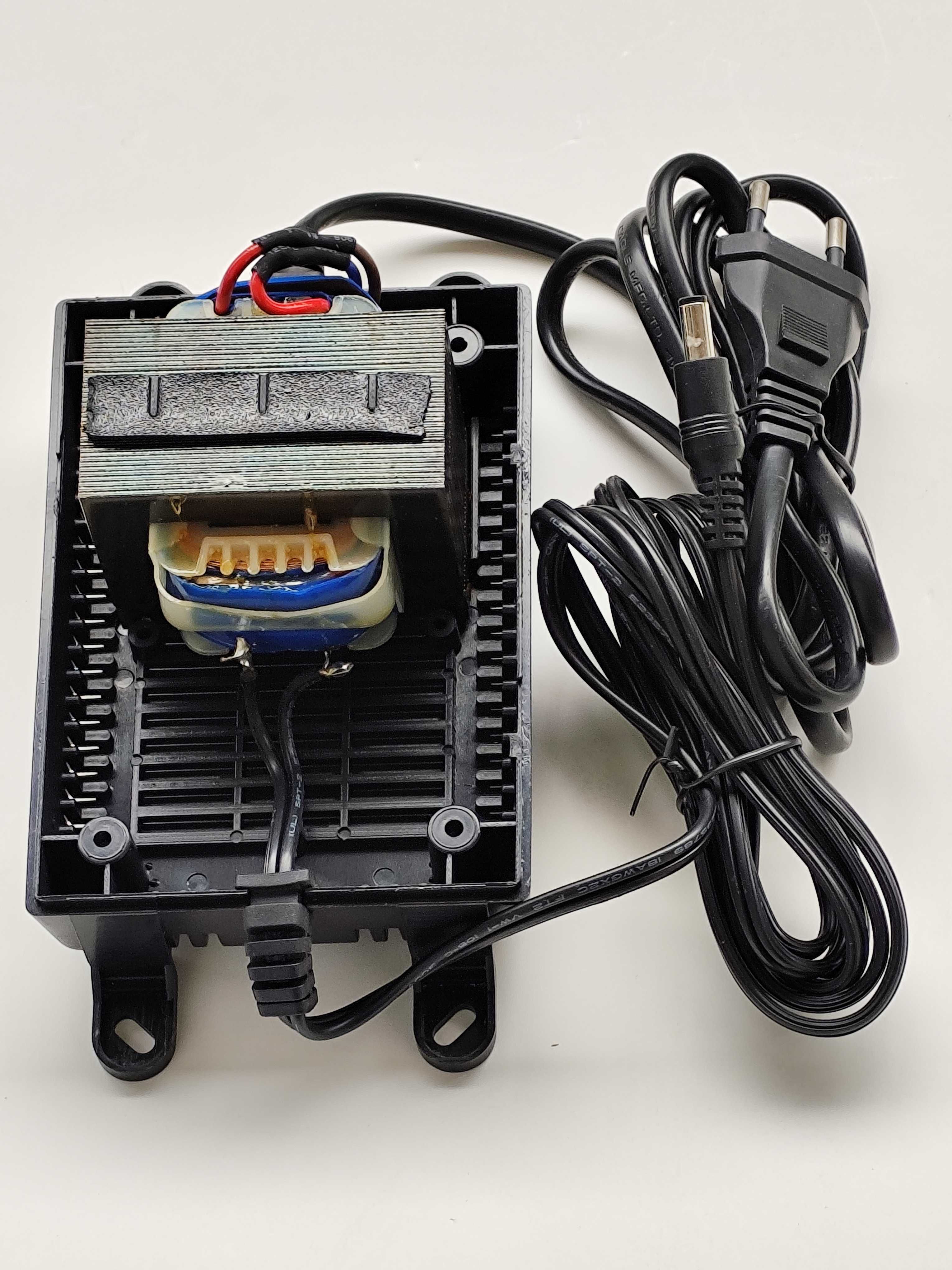 Fonte de Alimentação (Transformador) AC/AC 24V/2A (48VA) com caixa