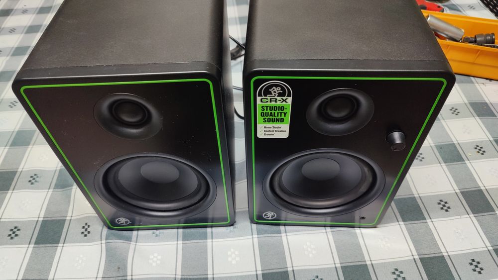 Colunas monitoras + subwoofer Mackie cr5-x e cr8s-x bluetooth