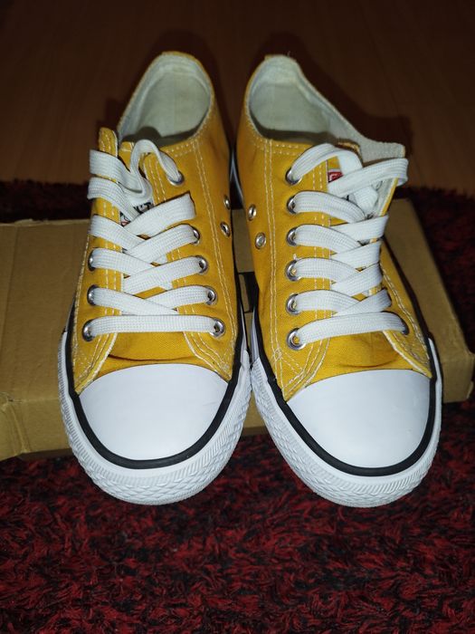 Tenis de lona, sapatilhas