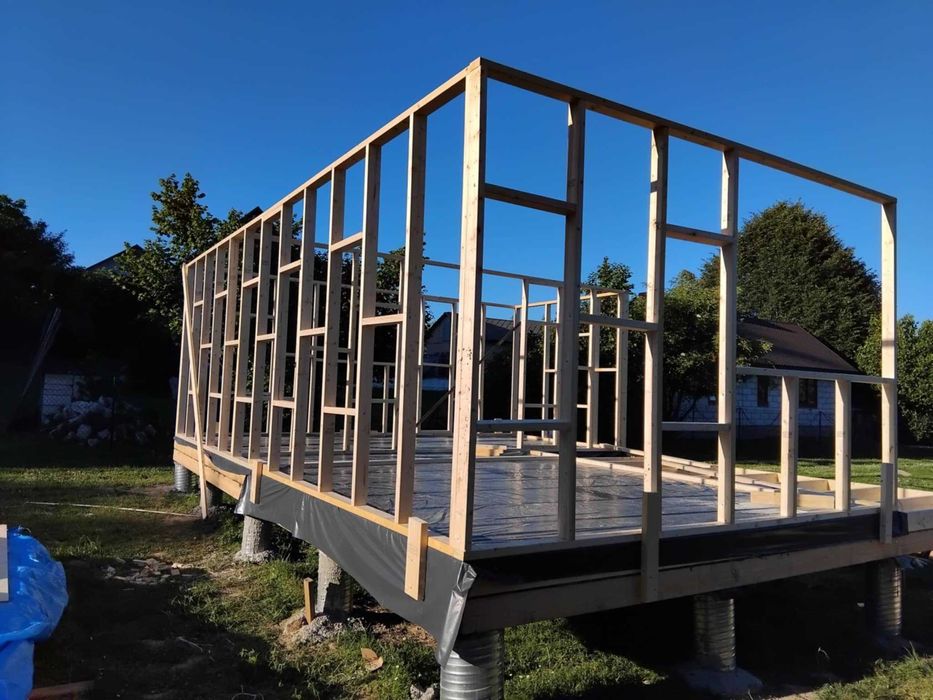 Drewno konstrukcyjne skandynawskie c24 krawędziaki deski szalówka