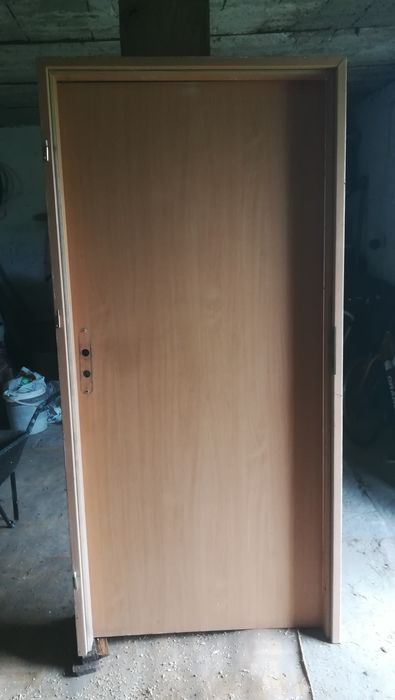 Drzwi z futryną 90 lewe 9 89