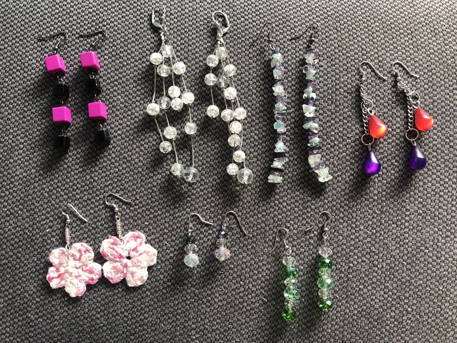 Zestaw kolczykow koraliki kostka kulka kolorowe