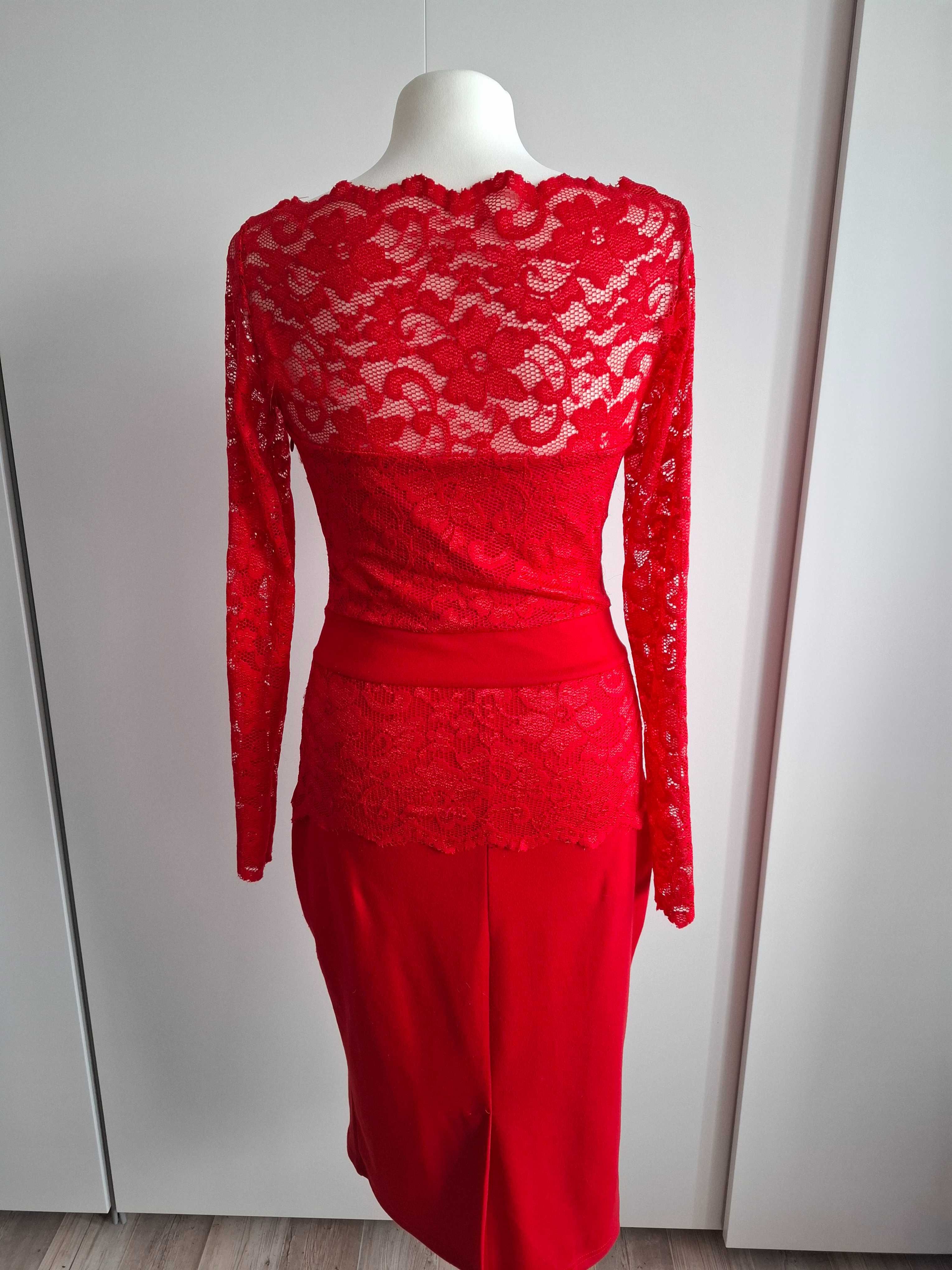 Romantyczna, elegancka czerwona sukienka z koronkową górą / Kouela / M