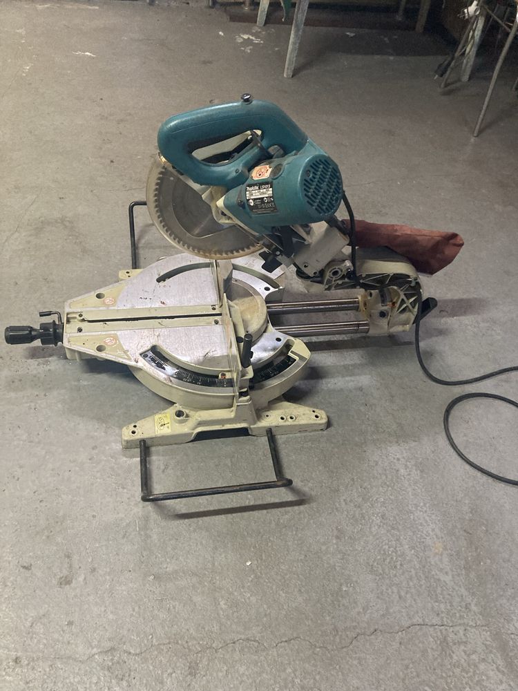 Торцовочна пила Makita ls 1013