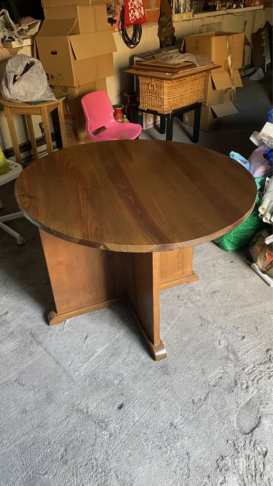 Mesa de madeira maciça redonda