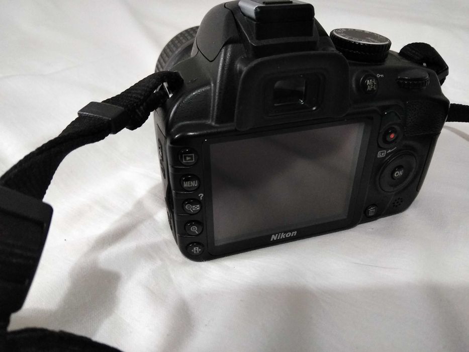 Продам фотоапарат Nikon D3100
