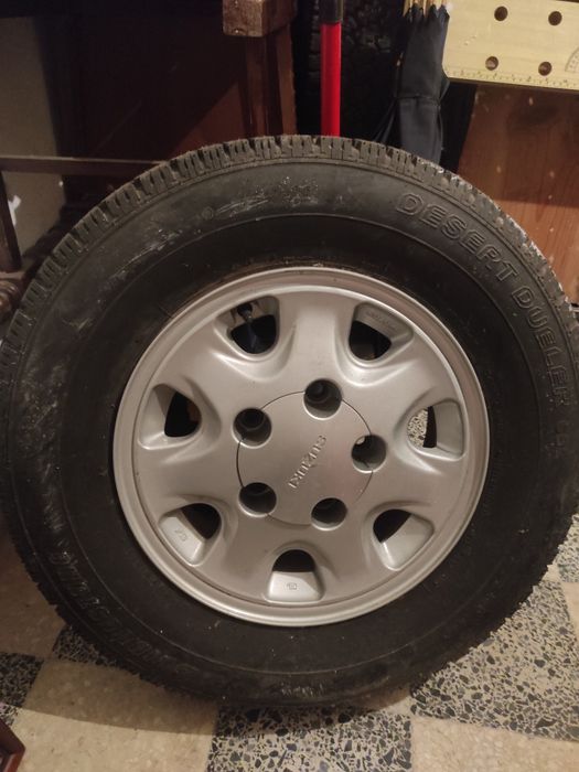 Pneus 195R15 + jantes 5 unidades