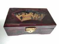 Piękna rzeźbiona chińska szkatułka, pudełko na biżuterię