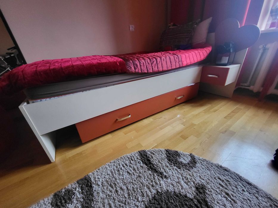 Дитяча кімната для дівчинки