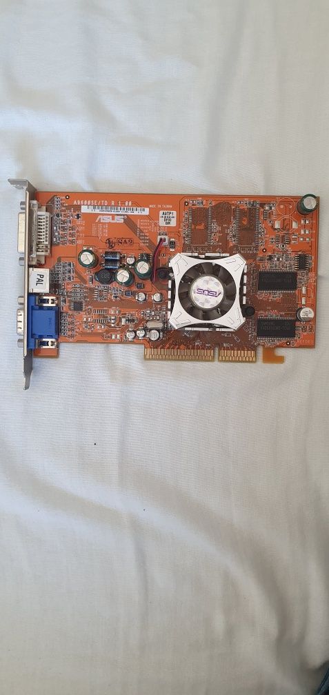 Placa gráfica Asus A9600SE / TD