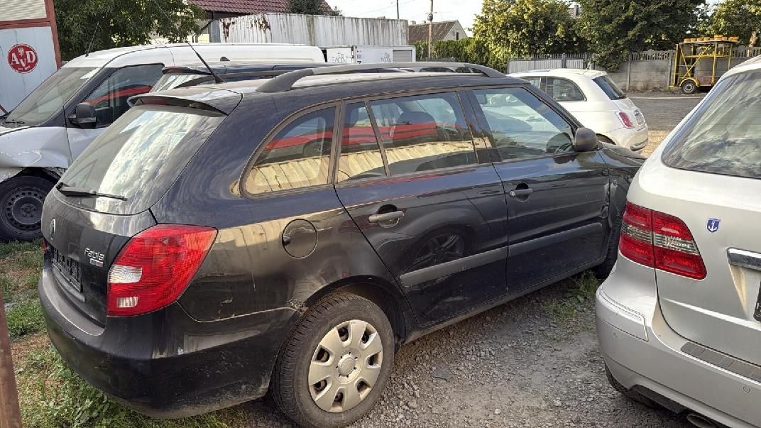 Skoda Fabia 2 II 06-10r zderzak maska lampy błotniki pas przedni