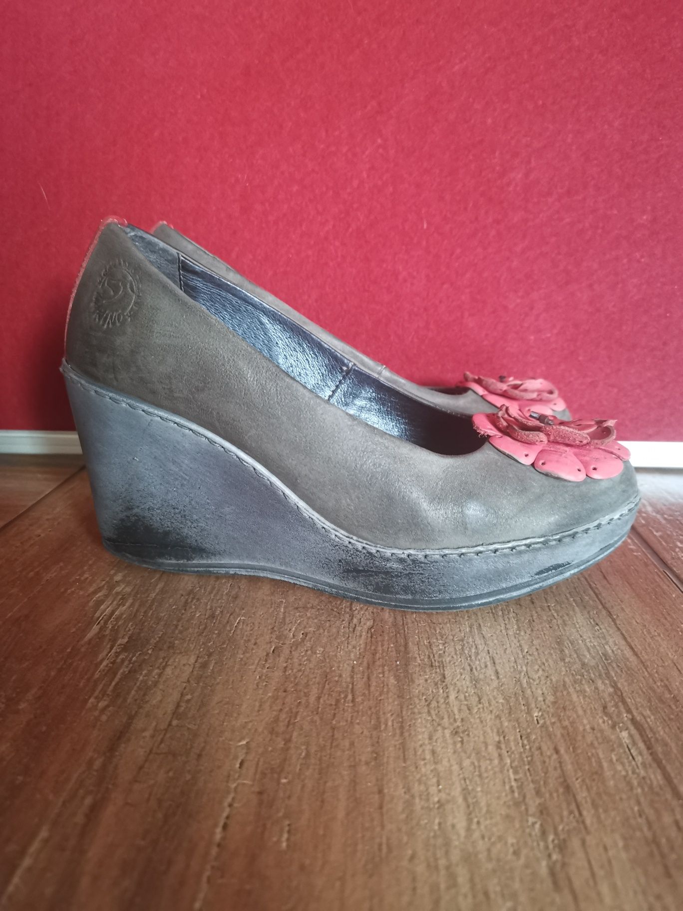 Buty na koturnie Carino r. 37