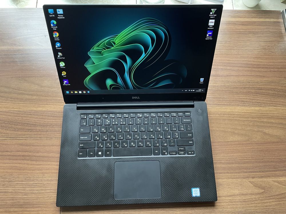 Dell XPS15 9560 Silver