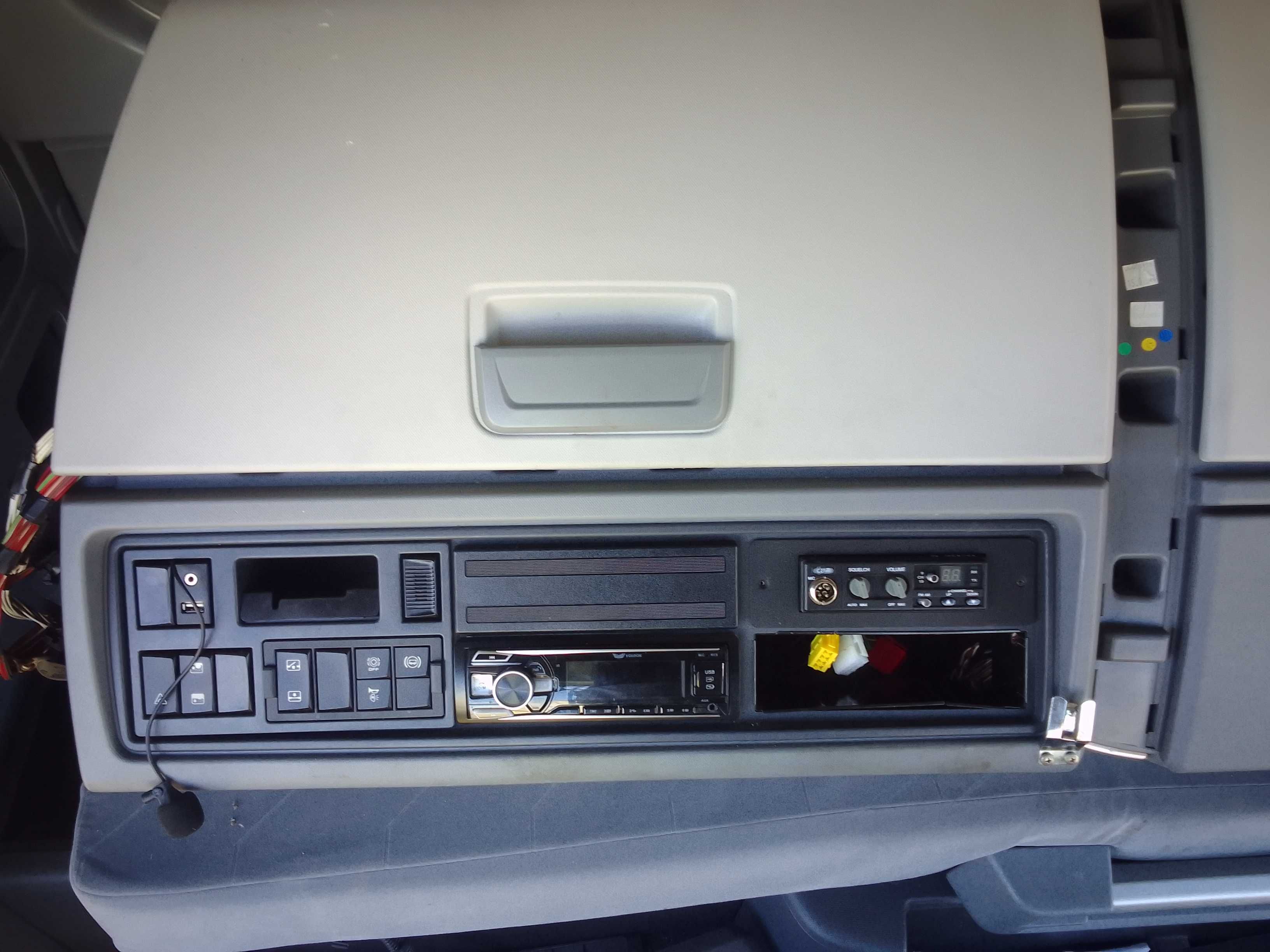 Półka górna/konsola/schowek górny renault gama t+ radio+cb komplet