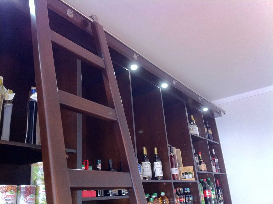 Móvel Expositor MDF Mogno