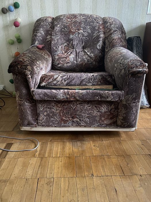 Обычное мягкое кресло отдам бесплатно самовывоз