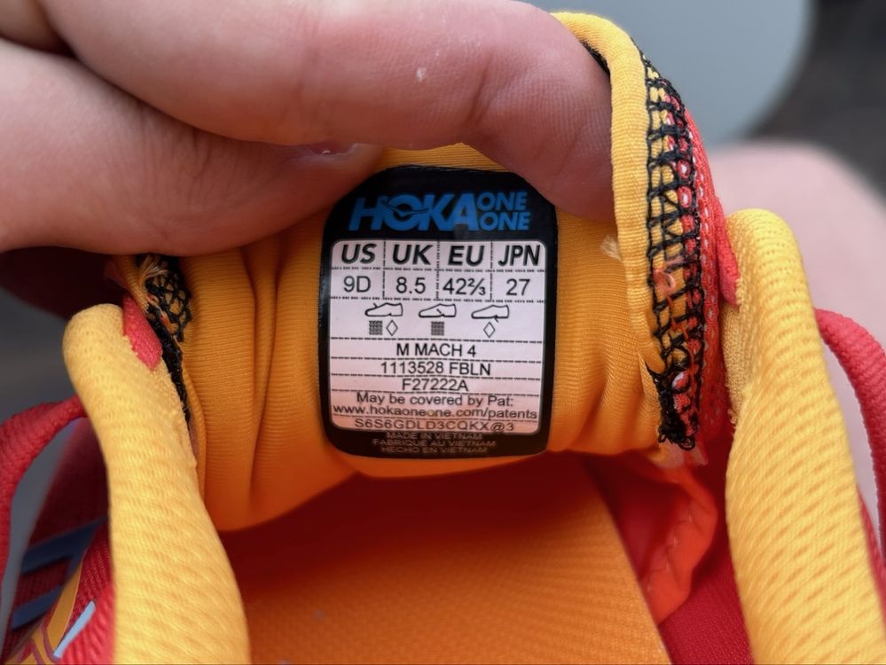 Оригінал! Кросівки Hoka Mach 4 42.5 розмір 03549