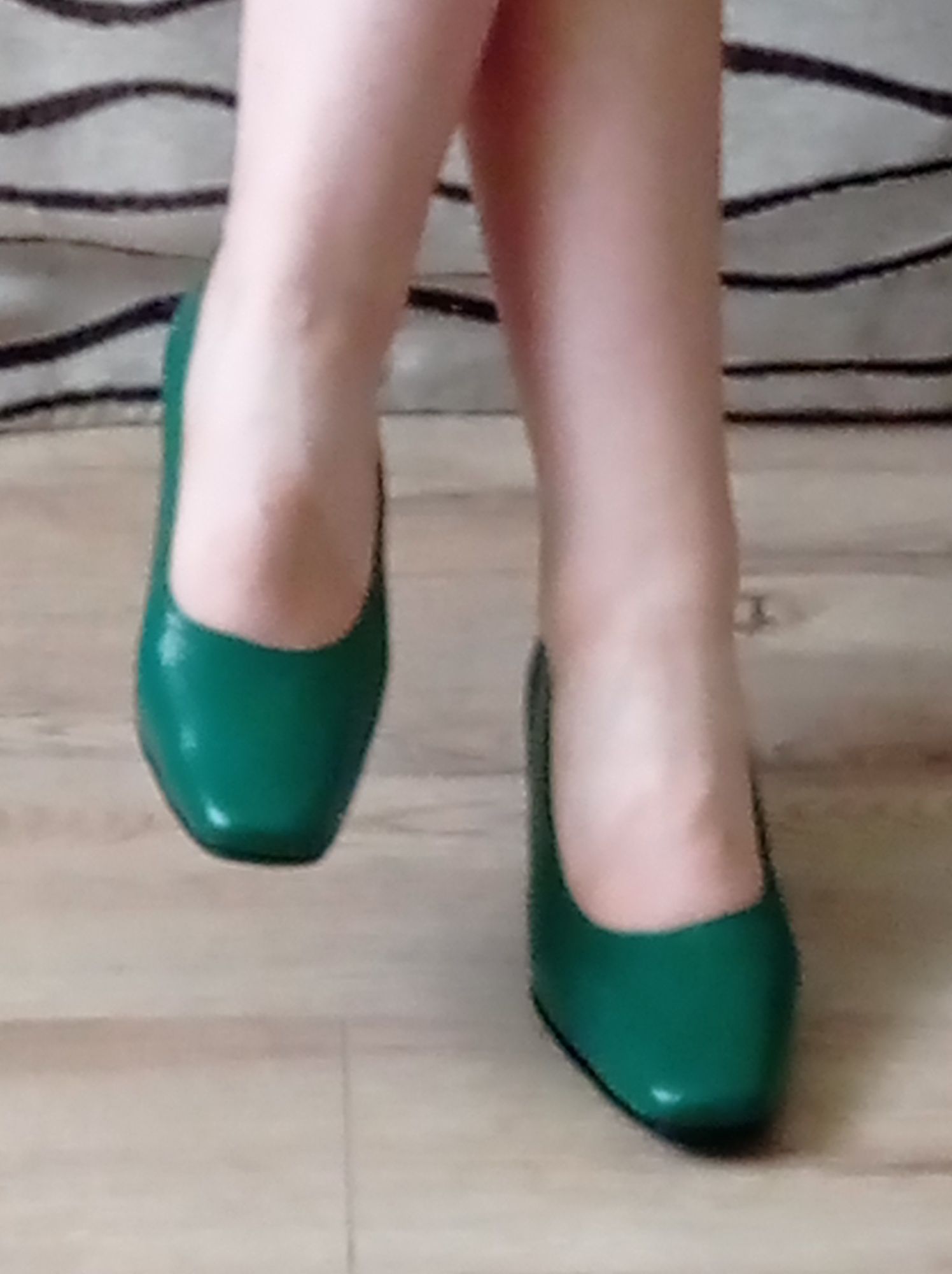 Шкіряні зелені туфлі 37