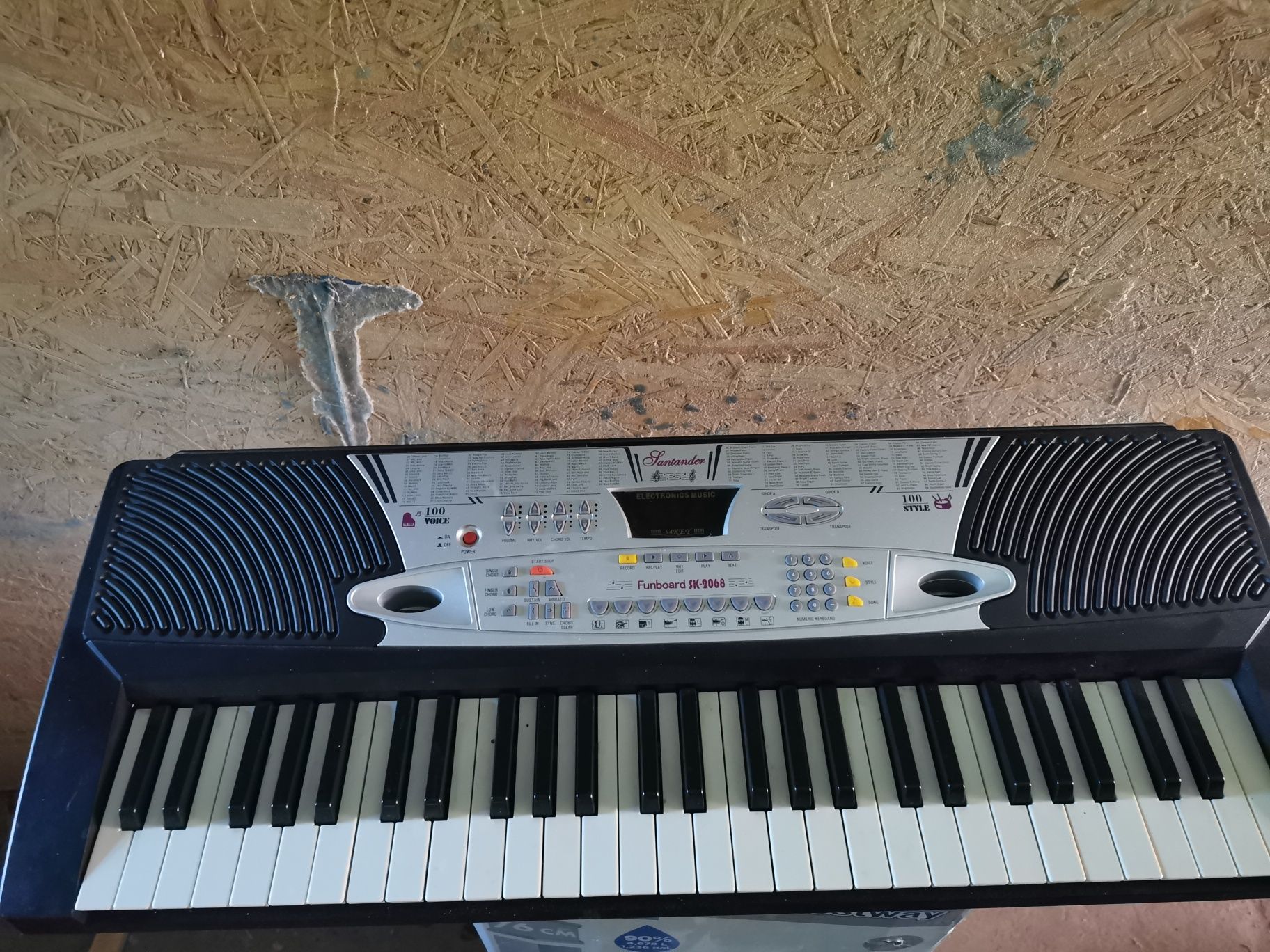 Sprzedam keyboard SANTANDER.