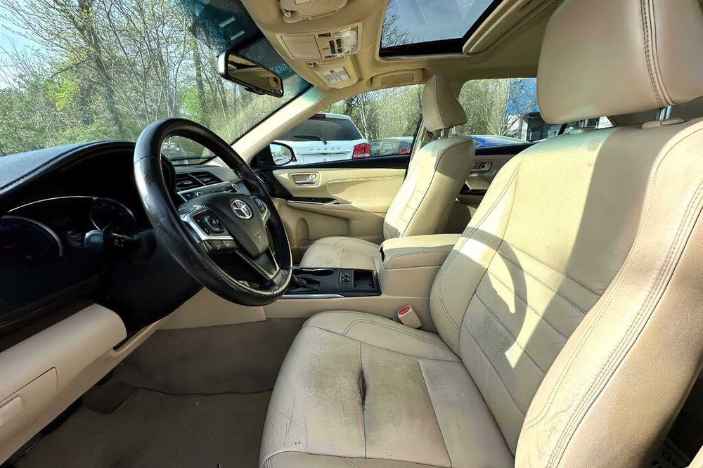 Toyota Camry      2016