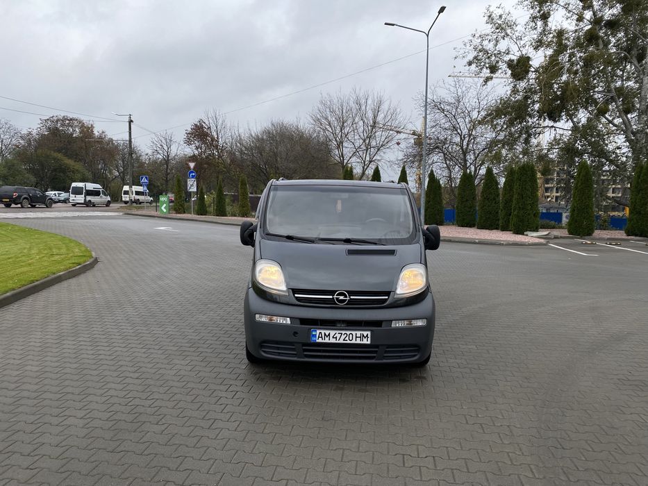 Продам Opel Vivaro 1,9 maxi база