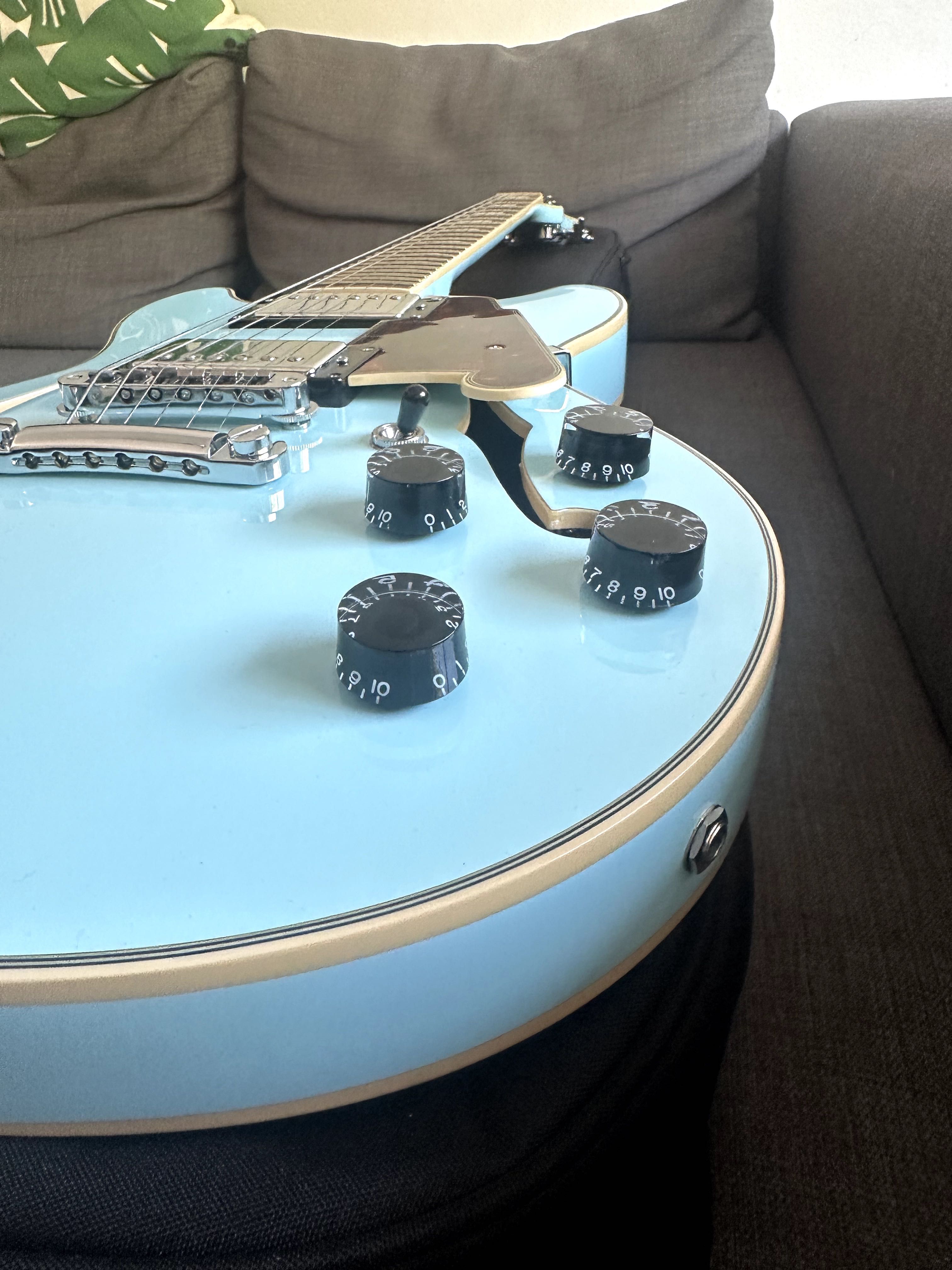 Guitarra D'Angelico Premier Mini DC