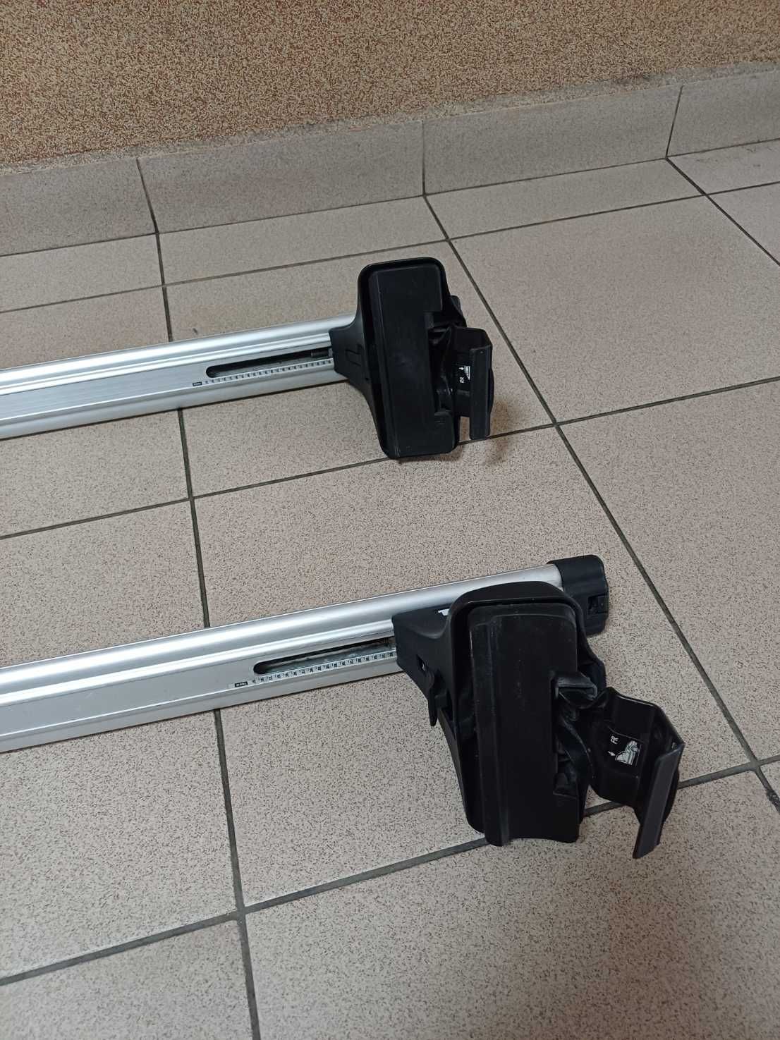 Belki dachowe Thule do Toyota Corolla  e12