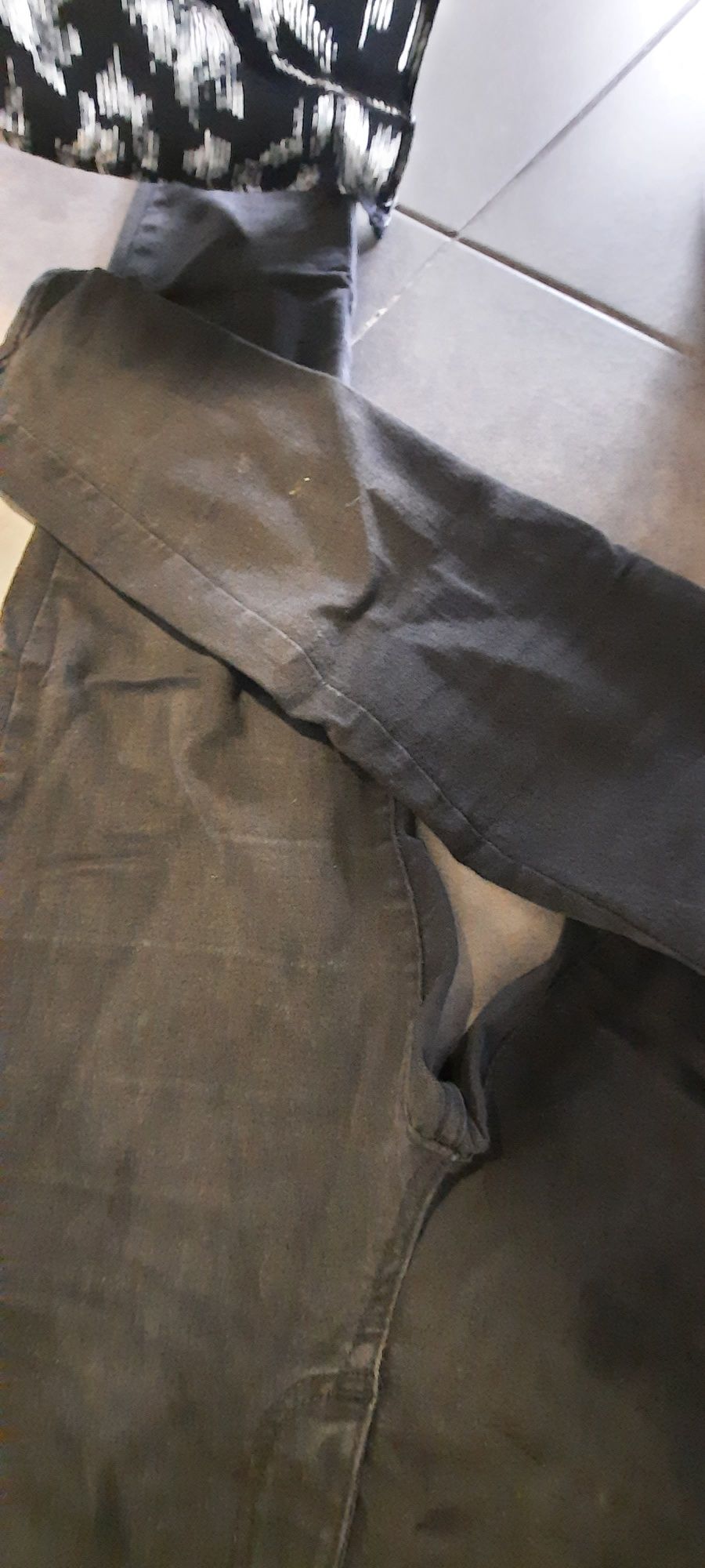 Calça preta com elasticidade