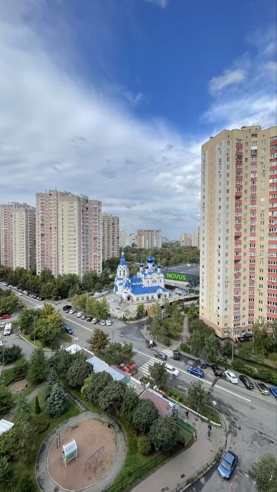 Позняки, Осокорки, Урлівська 11/44