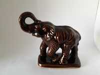 Ceramika art. brązowy ceramiczny słoń z trąbą do góry okres PRL